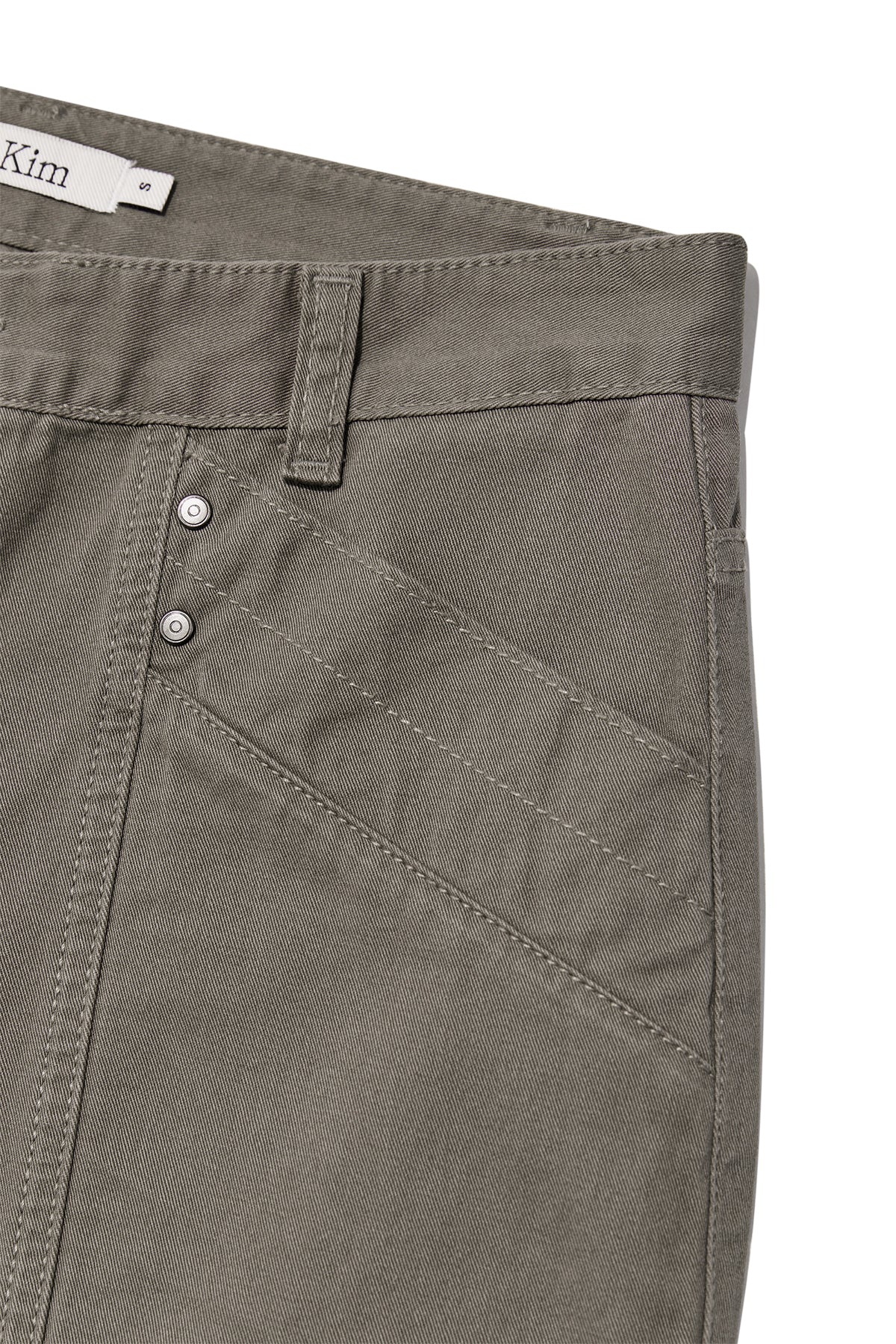 [matinkim] SEMI SLIMFIT BERMUDA PANTS IN KHAKI