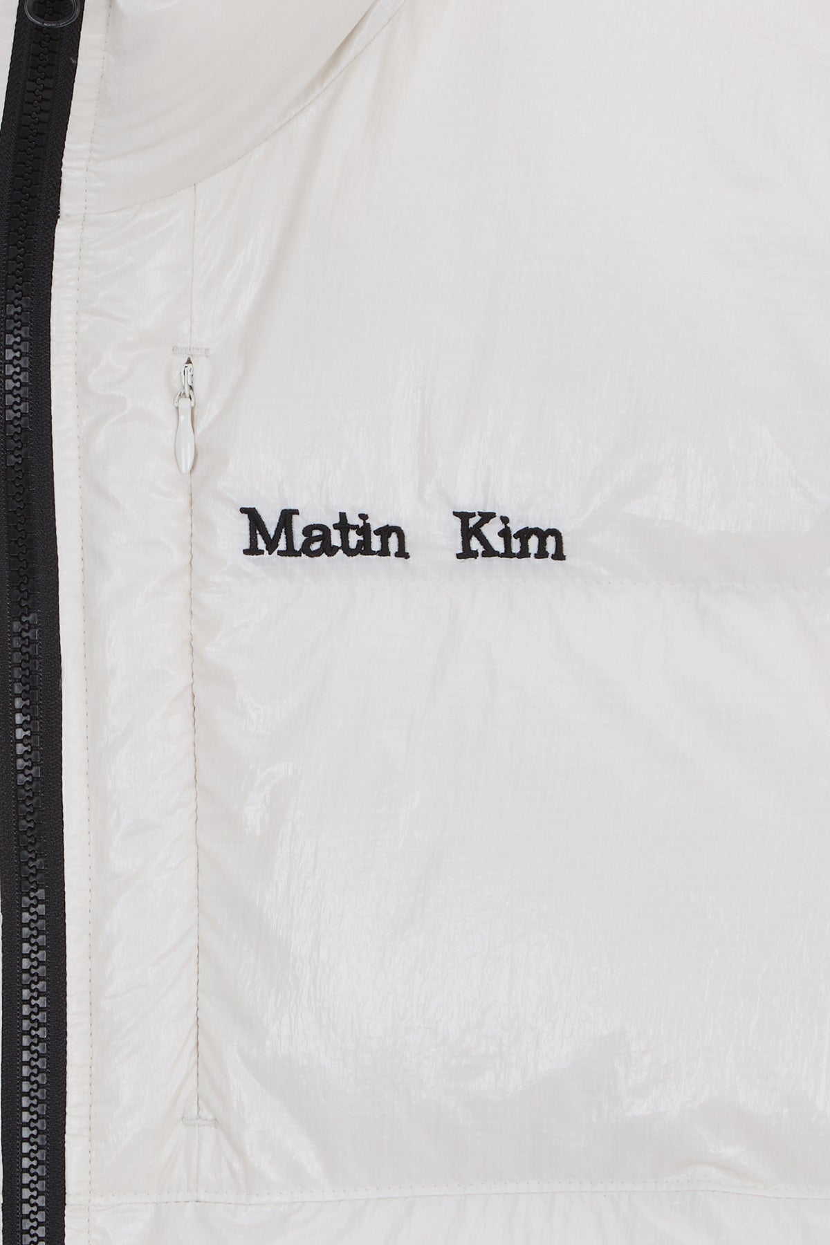 [matinkim] SMALL LOGO VOLUME DOWN JUMPER FOR WOMEN IN IVORY