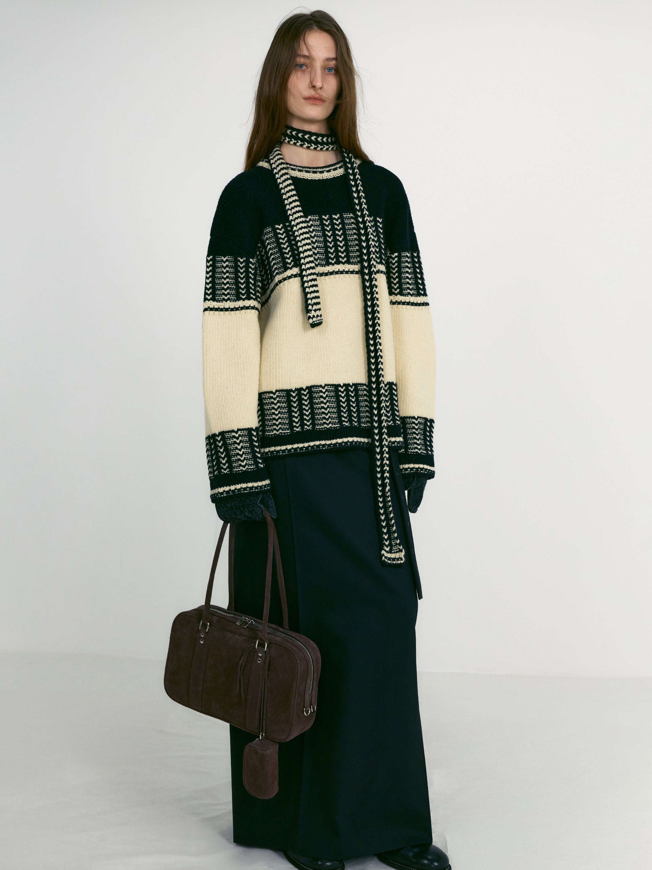 [low_classic] Jacquard Knit Sweater
Black