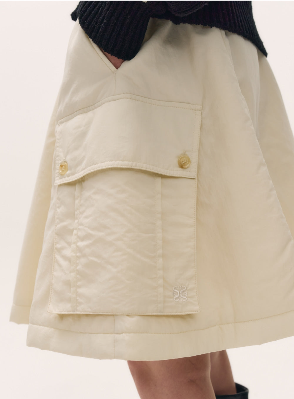 [satur] (W) Padded Balloon Cargo Skirt - Cream