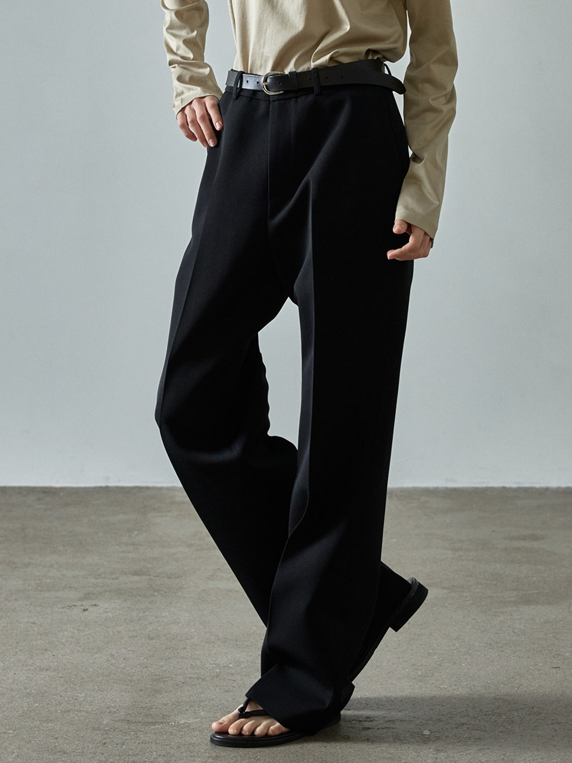 Facade Pattern Classic Wool Bootcut Pants black