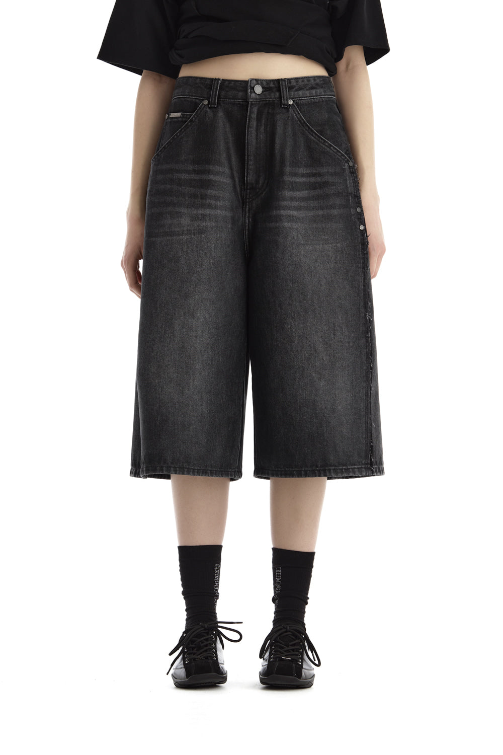 Treemingbird Rivet Coated Denim Bermuda Black
