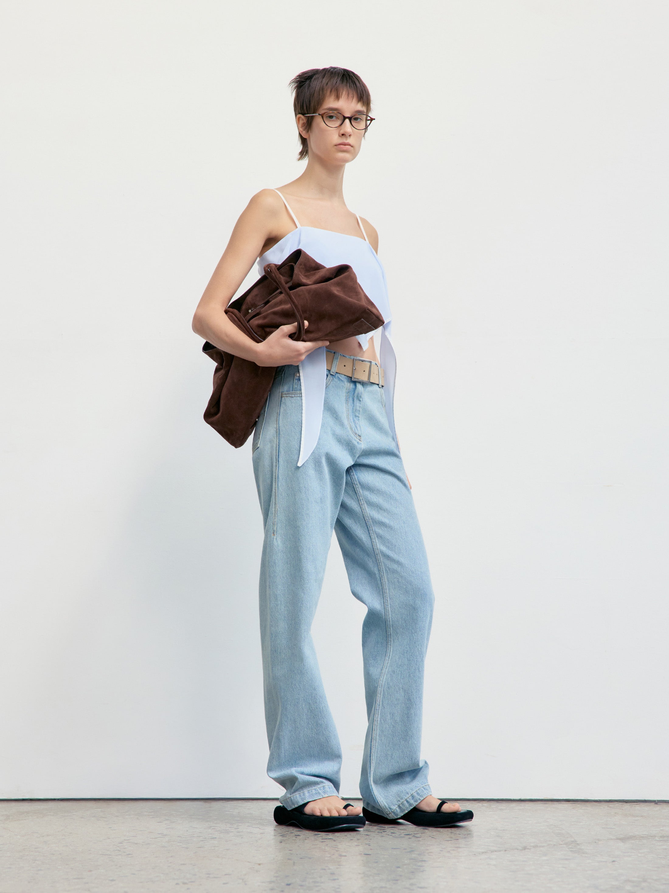 [low_classic] Silk Scarf Top
Light Blue