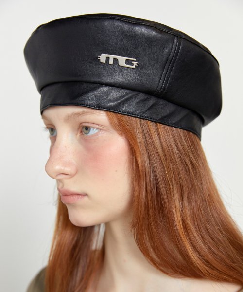 METALLIC MG LOGO LEATHER BERET BLACK